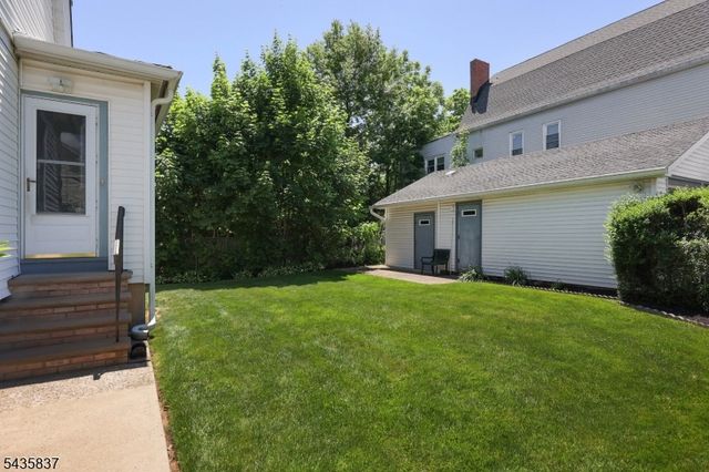 17 Wellesley St, Maplewood Twp., NJ 07040