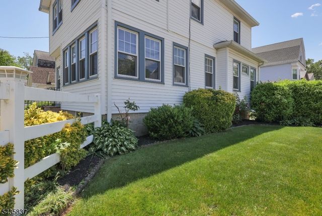 17 Wellesley St, Maplewood Twp., NJ 07040