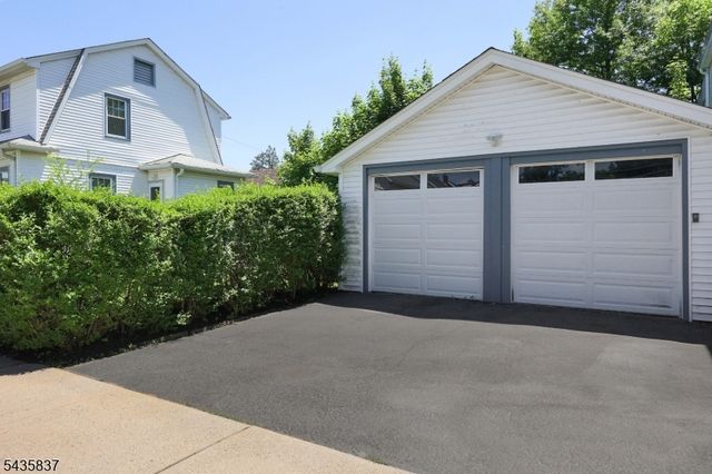 17 Wellesley St, Maplewood Twp., NJ 07040