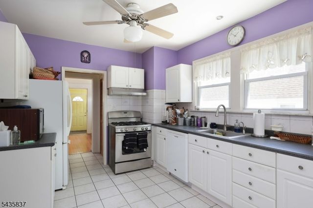 17 Wellesley St, Maplewood Twp., NJ 07040
