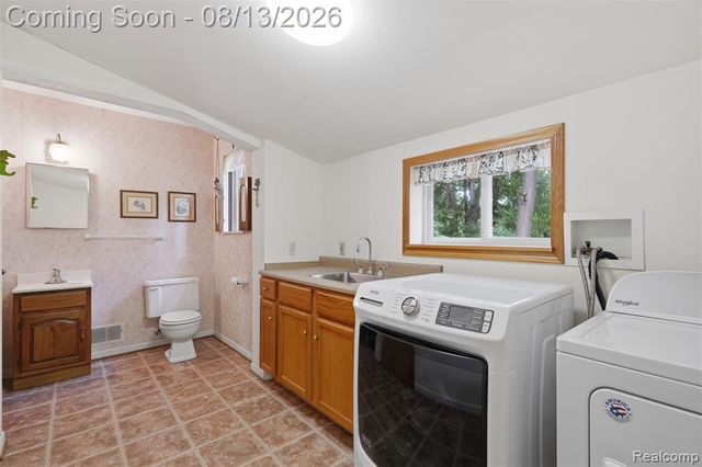 2742 Parkway Place, Hartland, MI 48353