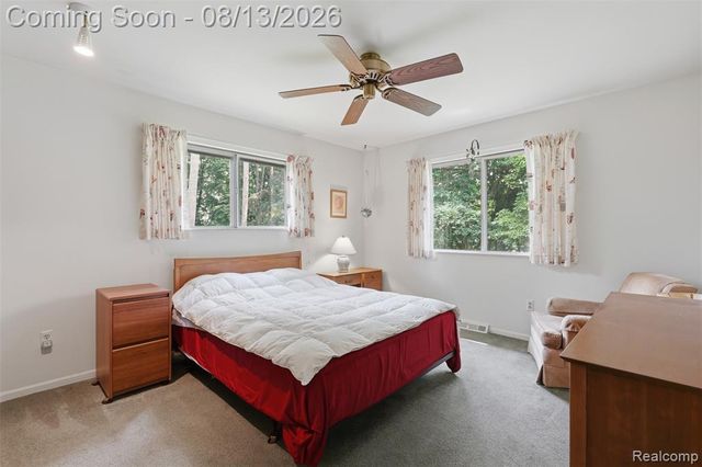 2742 Parkway Place, Hartland, MI 48353
