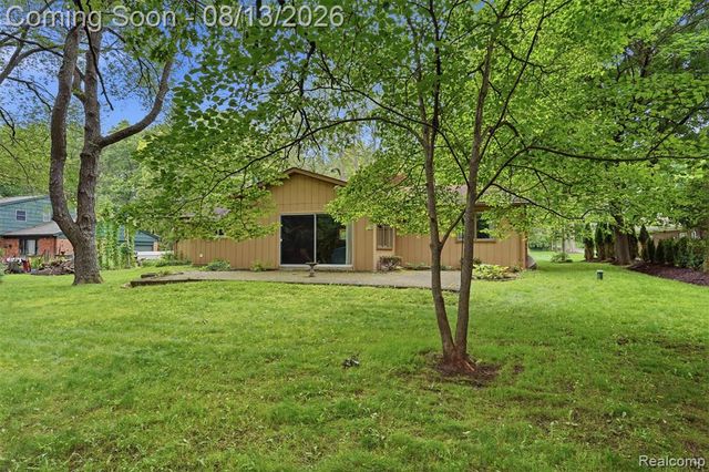 2742 Parkway Place, Hartland, MI 48353