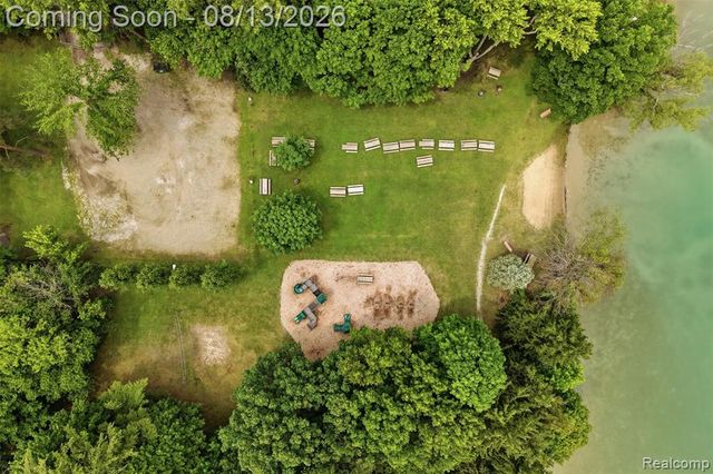 2742 Parkway Place, Hartland, MI 48353