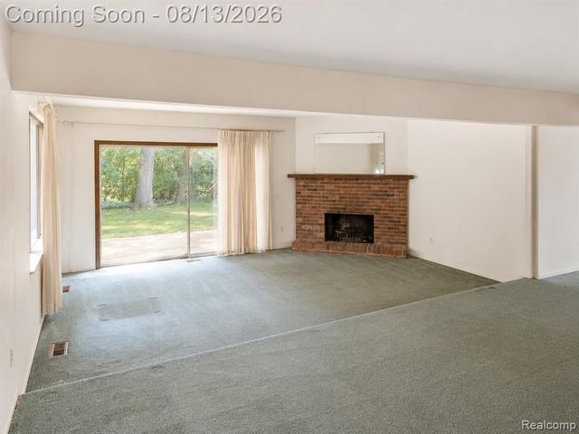 2742 Parkway Place, Hartland, MI 48353