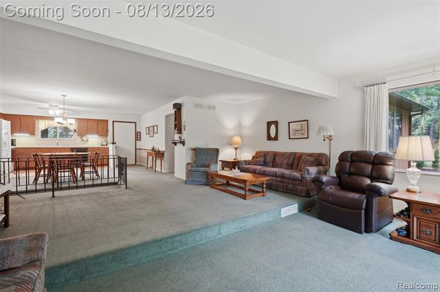 2742 Parkway Place, Hartland, MI 48353