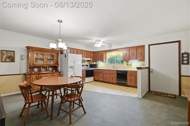 2742 Parkway Place, Hartland, MI 48353