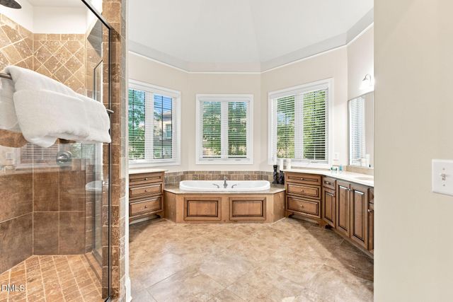 1326 Lochshire Drive, Burlington, NC 27215