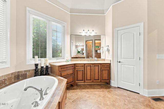 1326 Lochshire Drive, Burlington, NC 27215