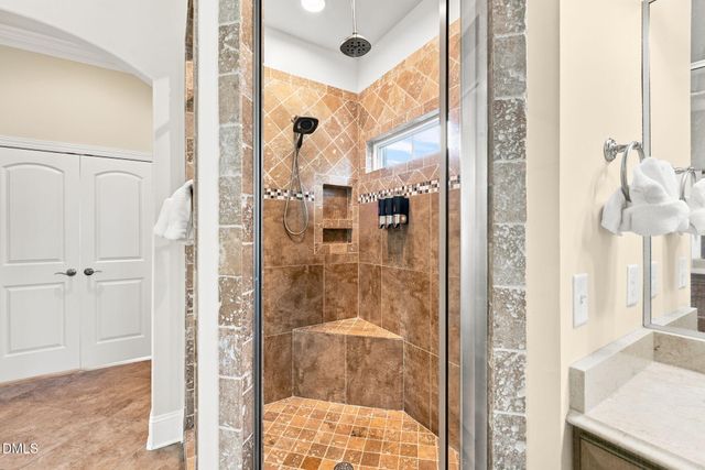 1326 Lochshire Drive, Burlington, NC 27215