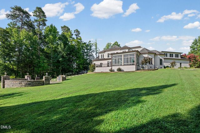 1326 Lochshire Drive, Burlington, NC 27215