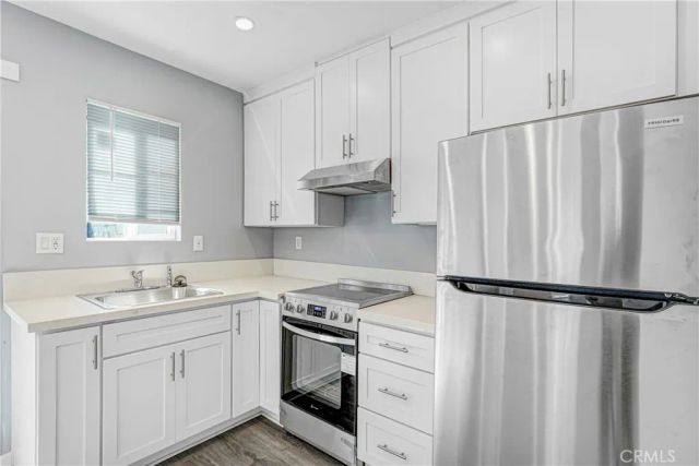 1823 S Van Ness, Los Angeles, CA 90019