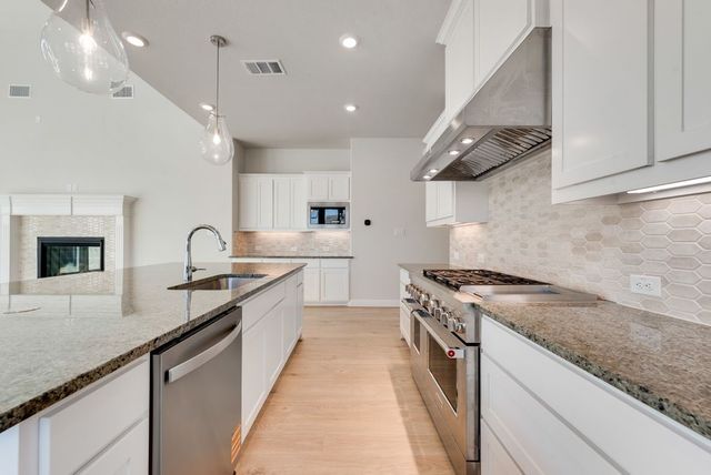 2704 Hartman Circle, Mansfield, TX 76063