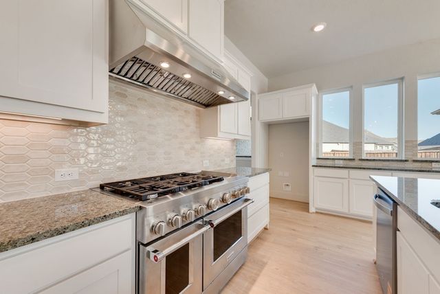 2704 Hartman Circle, Mansfield, TX 76063