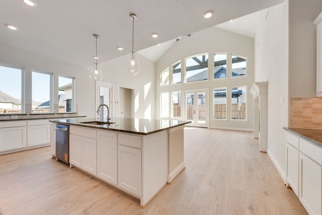 2704 Hartman Circle, Mansfield, TX 76063