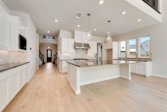 2704 Hartman Circle, Mansfield, TX 76063