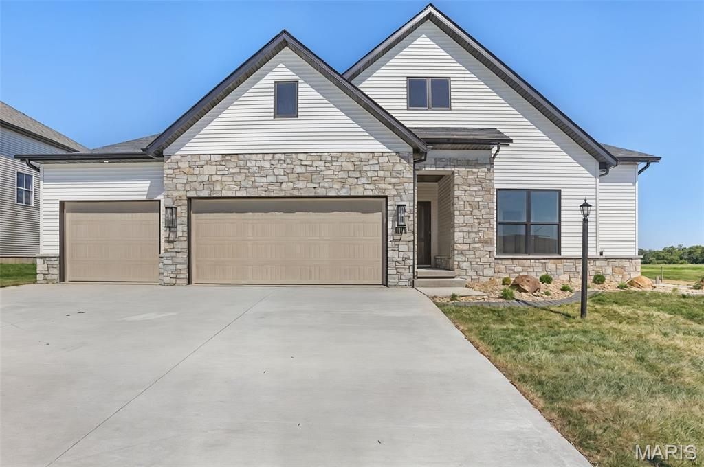 3114 Ashville Drive, Glen Carbon, IL 62034