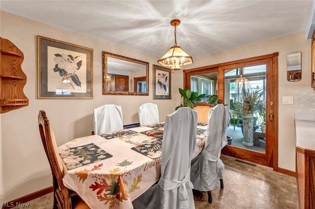 15425 Richard Drive, Brook Park, OH 44142