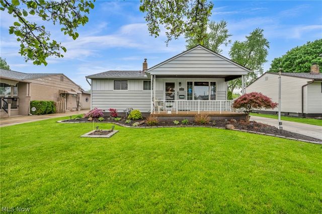15425 Richard Drive, Brook Park, OH 44142