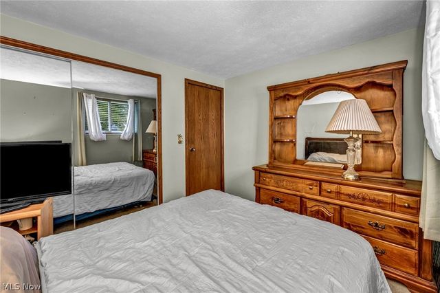 15425 Richard Drive, Brook Park, OH 44142