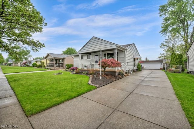 15425 Richard Drive, Brook Park, OH 44142