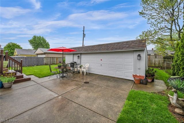 15425 Richard Drive, Brook Park, OH 44142