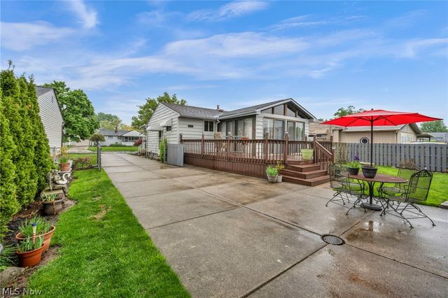 15425 Richard Drive, Brook Park, OH 44142
