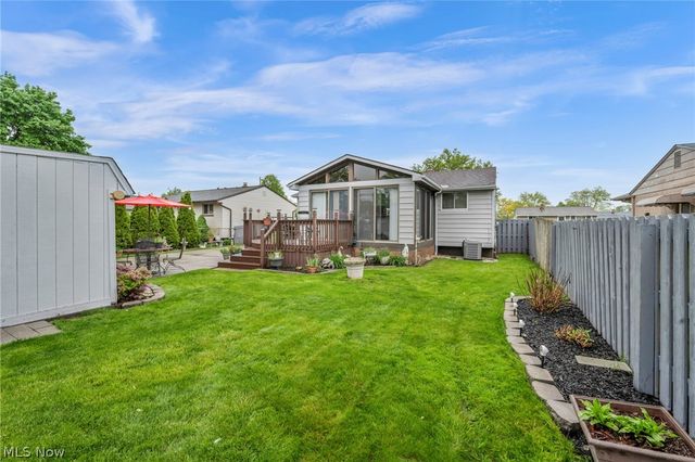 15425 Richard Drive, Brook Park, OH 44142
