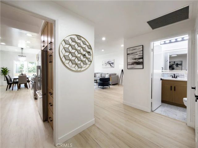 1944 Glendon 209, Los Angeles, CA 90025