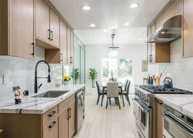 1944 Glendon 209, Los Angeles, CA 90025
