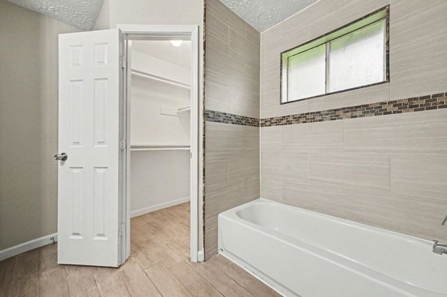 12615 Amado Drive, Houston, TX 77065