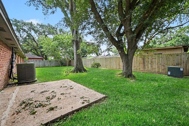 12615 Amado Drive, Houston, TX 77065