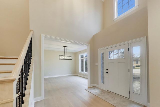 9322 S 54th Avenue, Oak Lawn, IL 60453