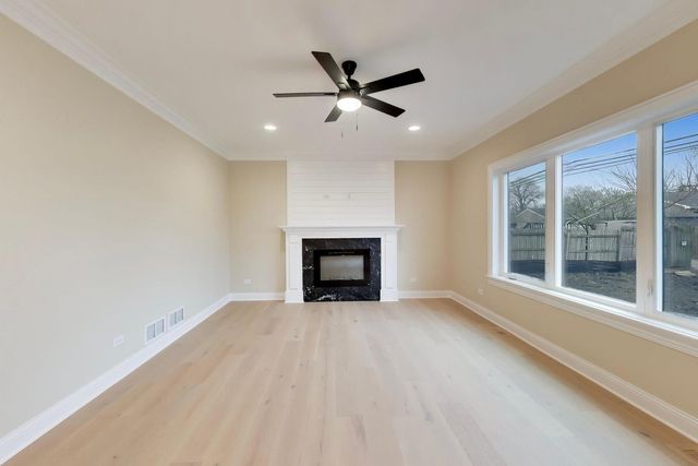 9322 S 54th Avenue, Oak Lawn, IL 60453