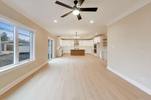 9322 S 54th Avenue, Oak Lawn, IL 60453