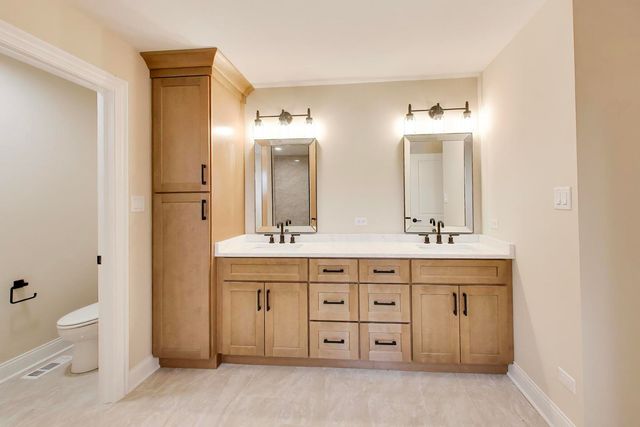 9322 S 54th Avenue, Oak Lawn, IL 60453