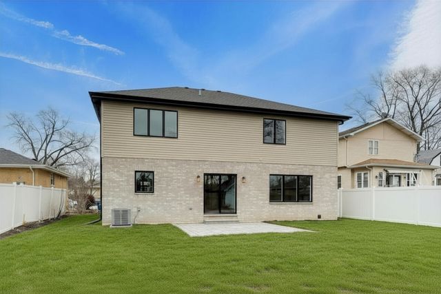 9322 S 54th Avenue, Oak Lawn, IL 60453