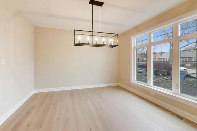 9322 S 54th Avenue, Oak Lawn, IL 60453