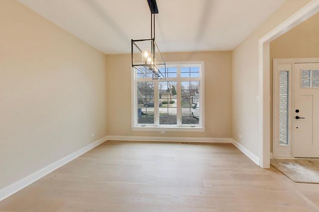 9322 S 54th Avenue, Oak Lawn, IL 60453
