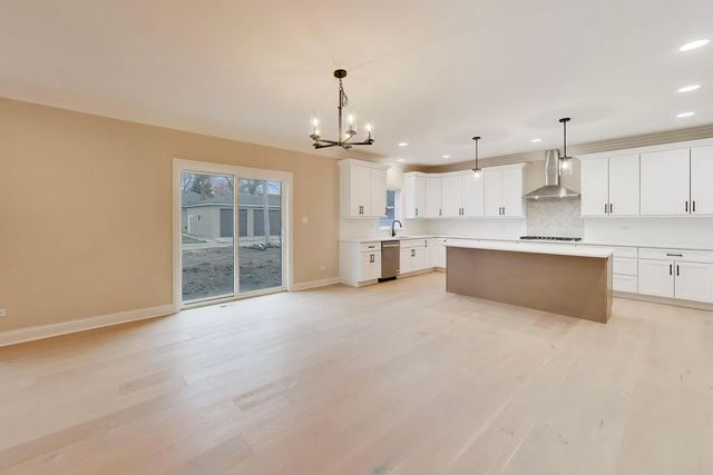 9322 S 54th Avenue, Oak Lawn, IL 60453