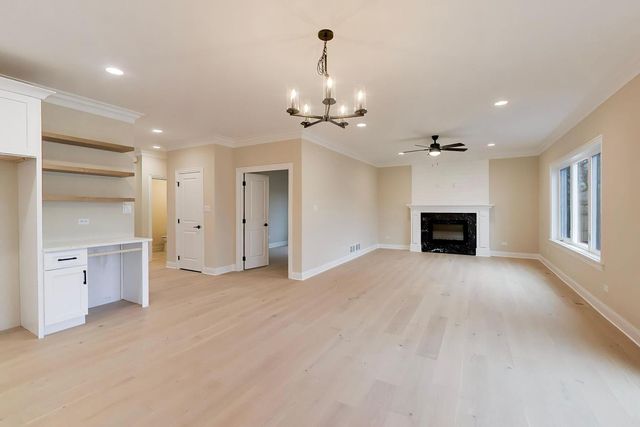 9322 S 54th Avenue, Oak Lawn, IL 60453