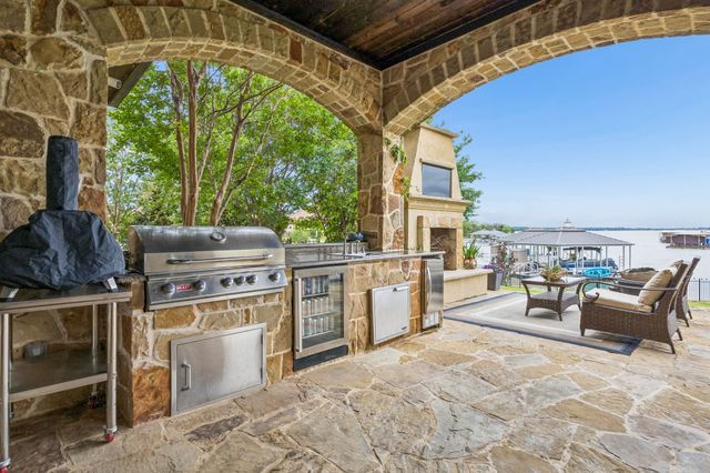6212 Lakeside Drive, Fort Worth, TX 76179