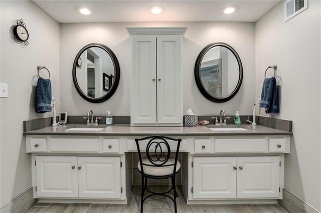 7611 Eicher Drive, Shawnee, KS 66217