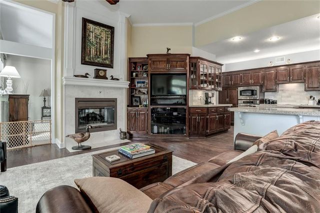 7611 Eicher Drive, Shawnee, KS 66217