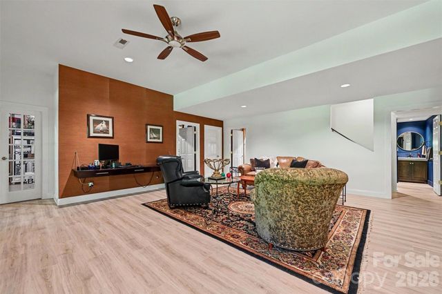 10808 Lederer Avenue, Charlotte, NC 28277