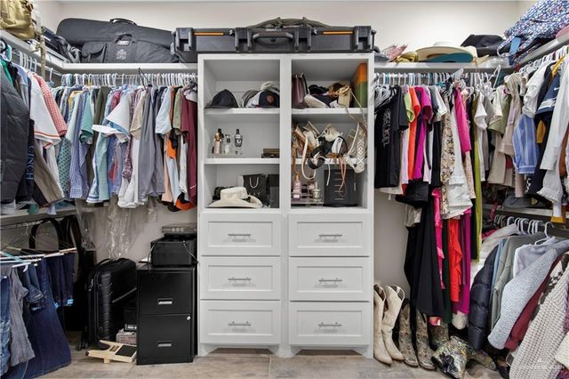 102 Heron Street, Los Fresnos, TX 78566