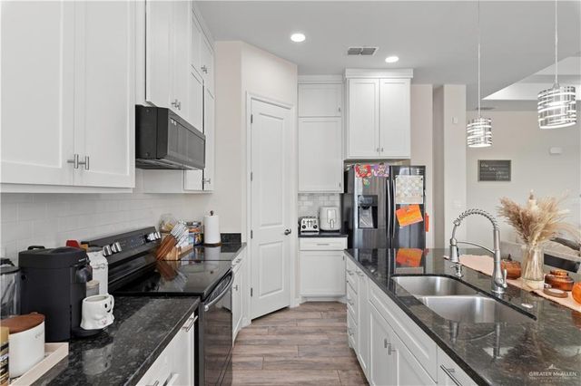 102 Heron Street, Los Fresnos, TX 78566