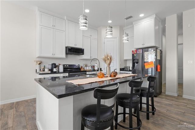 102 Heron Street, Los Fresnos, TX 78566