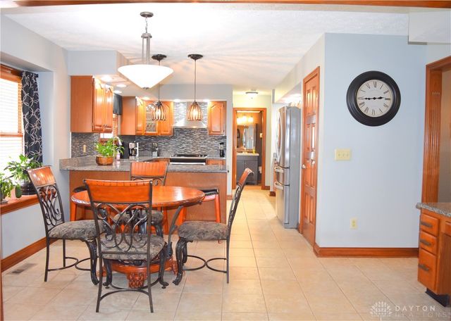 9 Eagles Way, Piqua, OH 45356