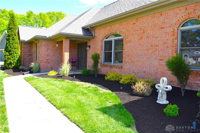 9 Eagles Way, Piqua, OH 45356